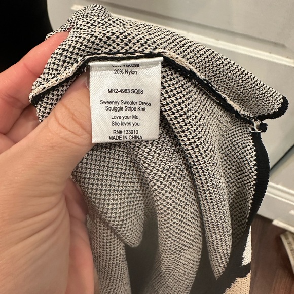 Show Me Your Mumu SWEENEY SWEATER DRESS NWT Large - Picture 8 of 8